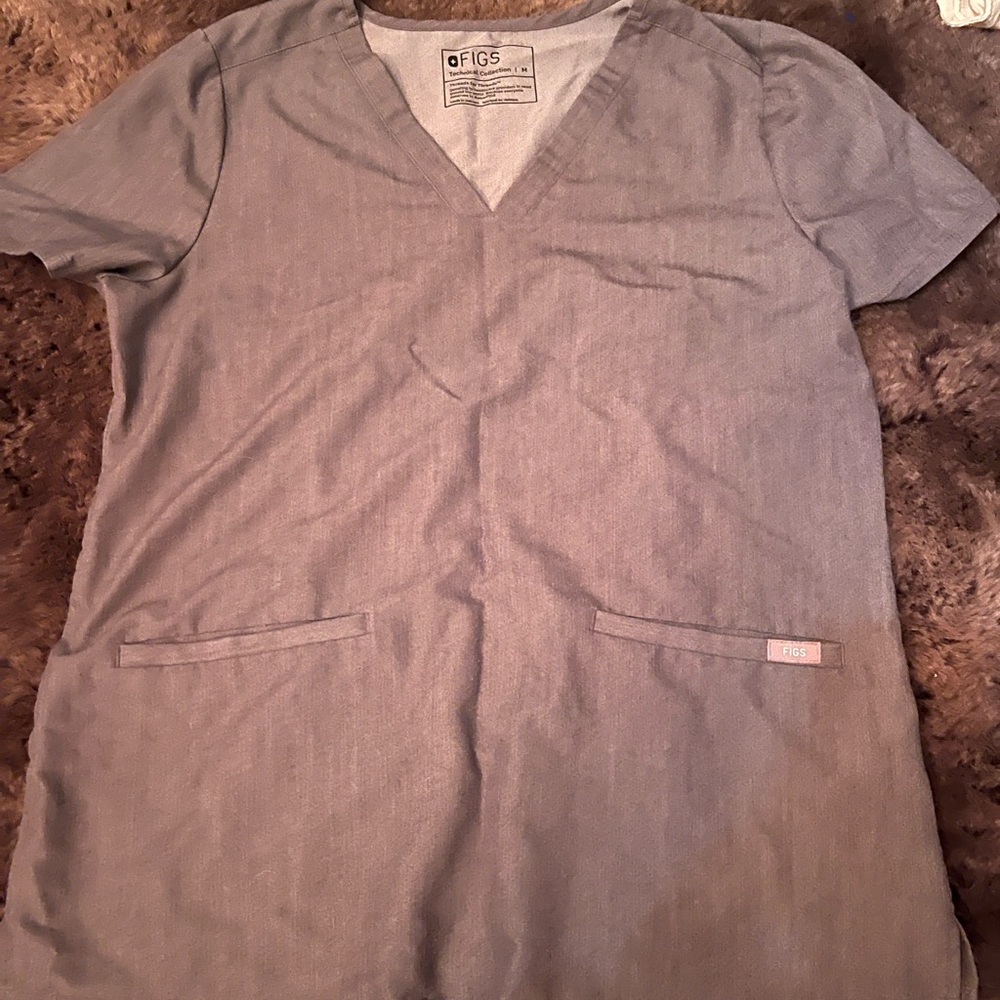 Figs scrub top